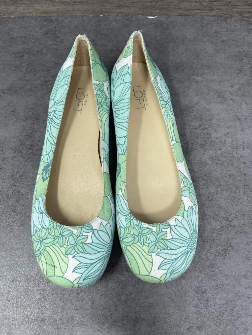 Ann Taylor LOFT Ballet Flats Womens Size 5.5 Green Floral Slip On Shoes - Picture 3 of 8